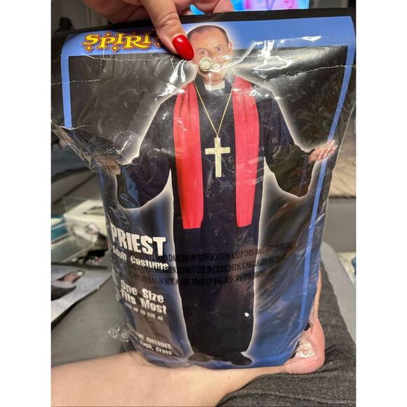 Spirit Halloween Priest Costume O/S up to 44 EUC - Picture 1 of 5